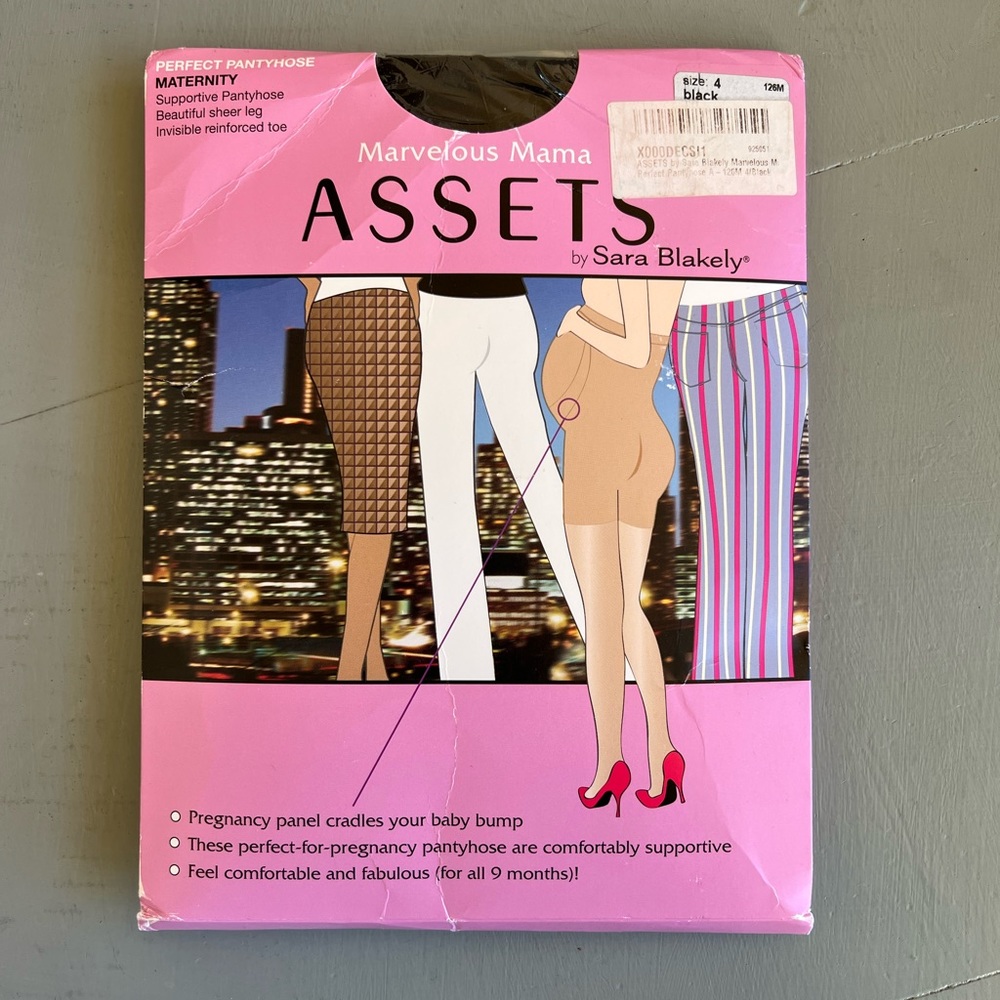 NWT Assets Maternity Pantyhose with pregnancy panel